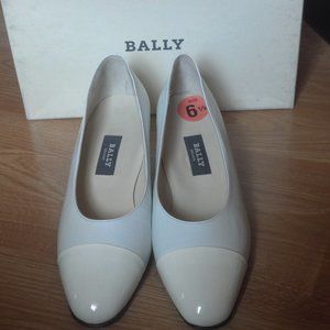 Bally woman shoes, White size 6.5, never worn